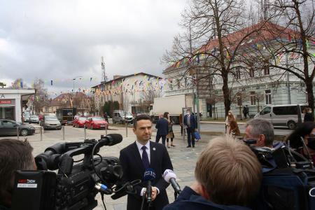 VLADA NA OBISKU V CERKNICI 17 FOTO LJUBO VUKELIČ